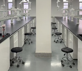 
                                大連化物所長(zhǎng)興島園區(qū)30組辦公家具